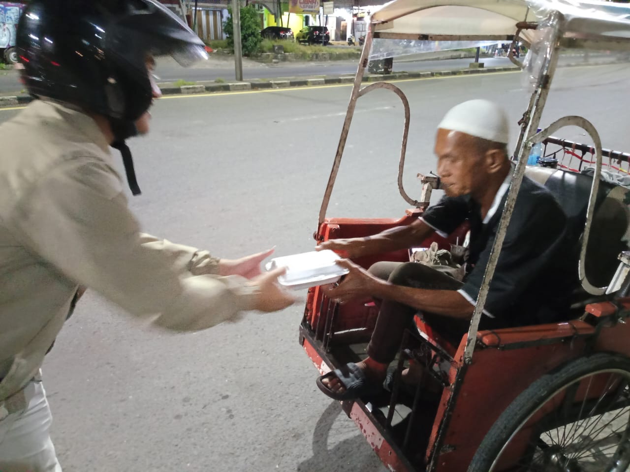Program “BERKAH” Himakip STIBA: Dari Berbagi Nasi hingga Menyebarkan Ilmu di Bulan Ramadan